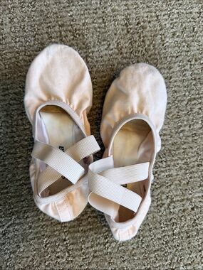 SoDanca 3.5 B SD 16 Light Pink Canvas Ballet Shoe with Elastic Strap